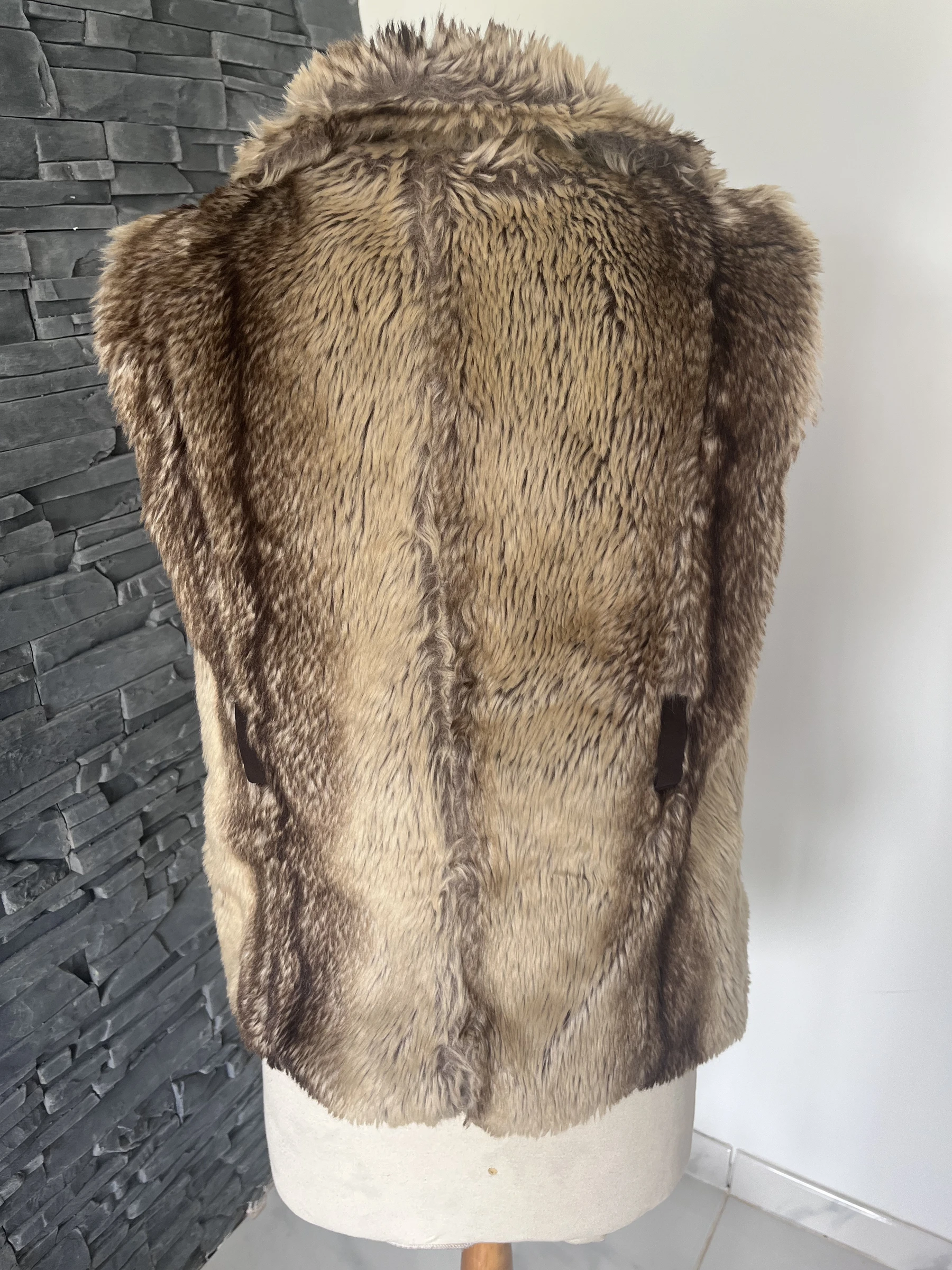 Chaqueta sin mangas de piel sintética cache cache T1 chaleco beige marrón – photo 7